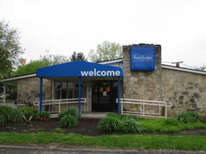Отель Travelodge by Wyndham Lansing  Ленсинг